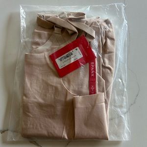 SPANX- Brand New- NEVER WORN Size Small Oncore Openbust Mid-Thigh Bodysuit